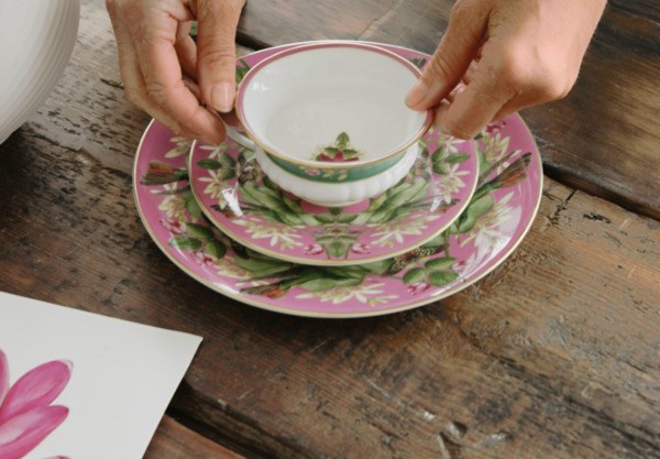 Phân Biệt Tách Trà Trio và True Trio Trong Gốm Sứ Anh