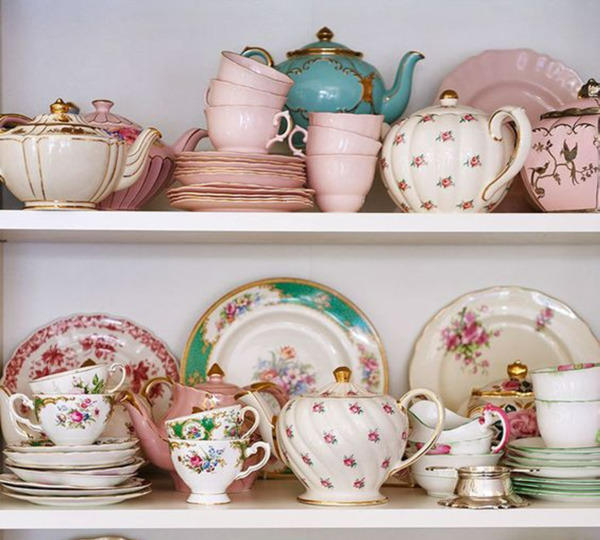 Hướng Dẫn Trưng Bày Bộ Sưu Tập Gốm Sứ Anh Theo Ý Kiến Của Chuyên Gia