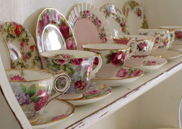 Hướng Dẫn Trưng Bày Bộ Sưu Tập Gốm Sứ Anh Theo Ý Kiến Của Chuyên Gia