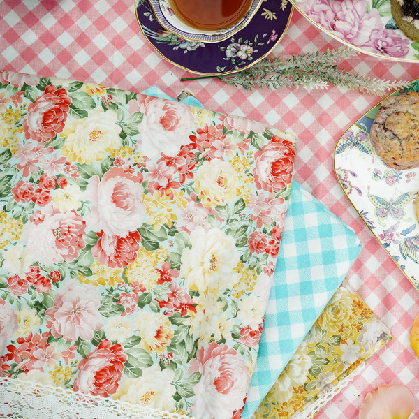 Quý Cô Thanh Lịch Tổ Chức Tiệc Trà Chiều: Hướng Dẫn Chi Tiết Từ A Đến Z