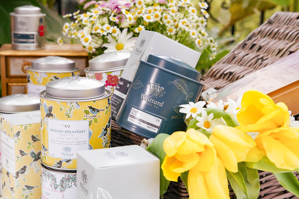 Quý Cô Thanh Lịch Tổ Chức Tiệc Trà Chiều: Hướng Dẫn Chi Tiết Từ A Đến Z