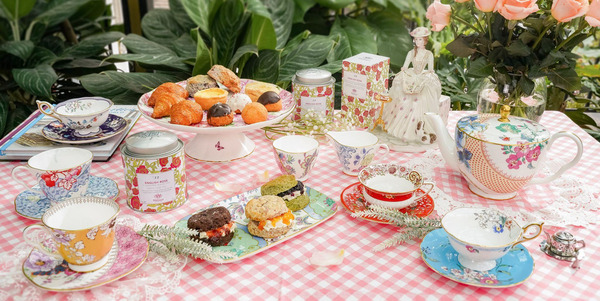 Tạo Không Gian Đậm Chất Anh Quốc Cho Buổi Tiệc Trà Chiều