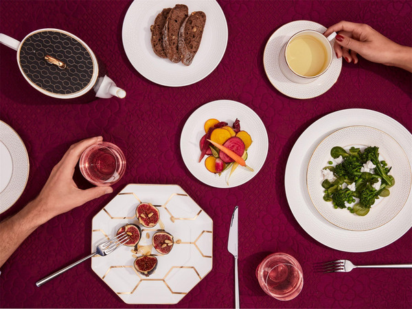 5 Mẹo Kết Hợp Bộ Bàn Ăn Sứ Xương Sang Trọng Tại Nhà