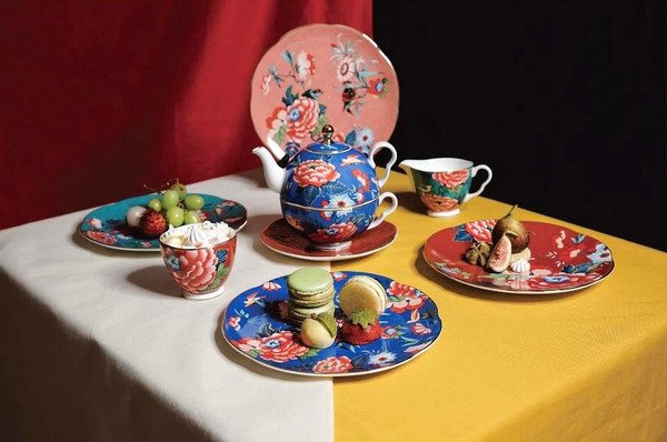 Màu Sắc Tách Trà Anh Ảnh Hưởng Thế Nào Đến Trải Nghiệm Trà Chiều ?