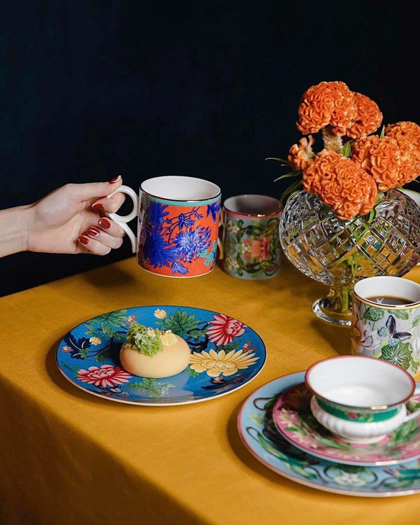 Màu Sắc Tách Trà Anh Ảnh Hưởng Thế Nào Đến Trải Nghiệm Trà Chiều ?