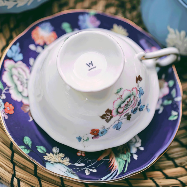 Mẹo Xác Định Tuổi Của Tách Trà Anh Quốc Đơn Giản