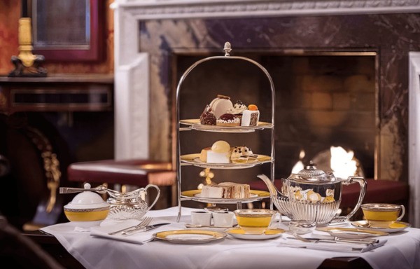 Tổ chức trà chiều kiểu Anh gia chủ cần chú ý gì?