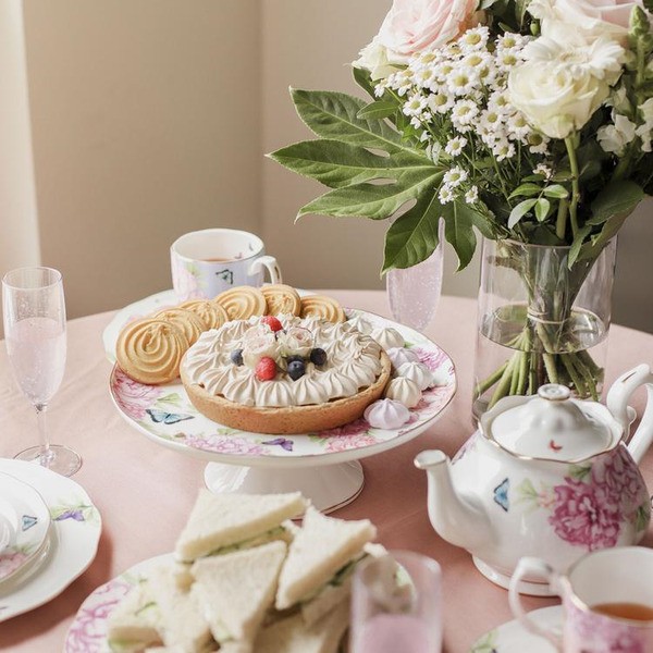 Tổ Chức Buổi Hẹn Valentine Cùng Royal Albert & Whittard