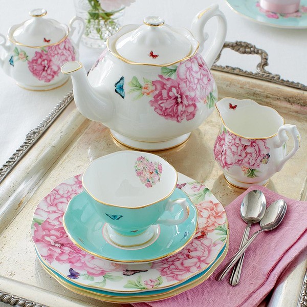 Lưu Ý Khi Tham Dự Tiệc Trà Chiều Kiểu Anh