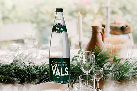 Nước khoáng nhập khẩu Vals